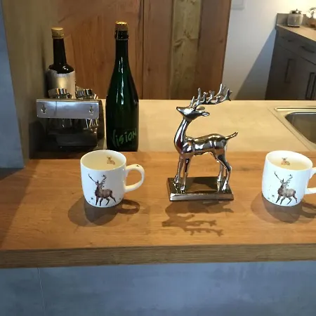 Olivia シャレー *