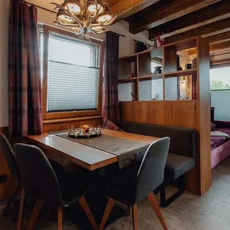 Olivia シャレー *