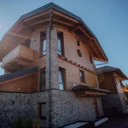 Chalet Olivia Dağ evi Seefeld in Tirol